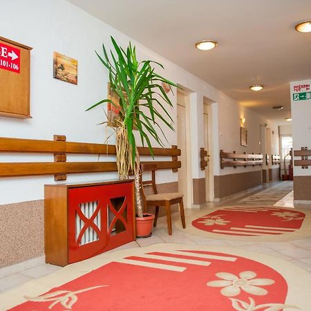 Hotel Prenociste "Nacional" Prnjavor Exterior foto