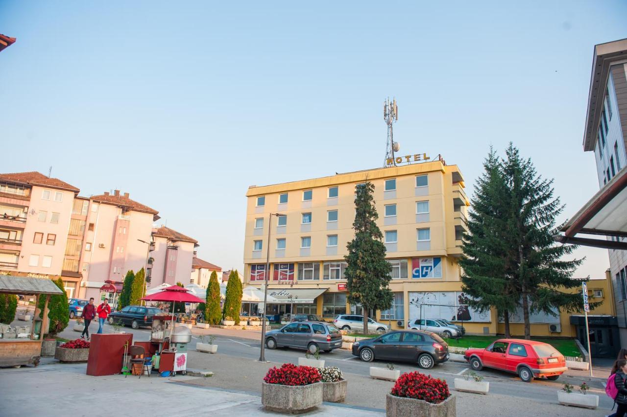 Hotel Prenociste "Nacional" Prnjavor Exterior foto